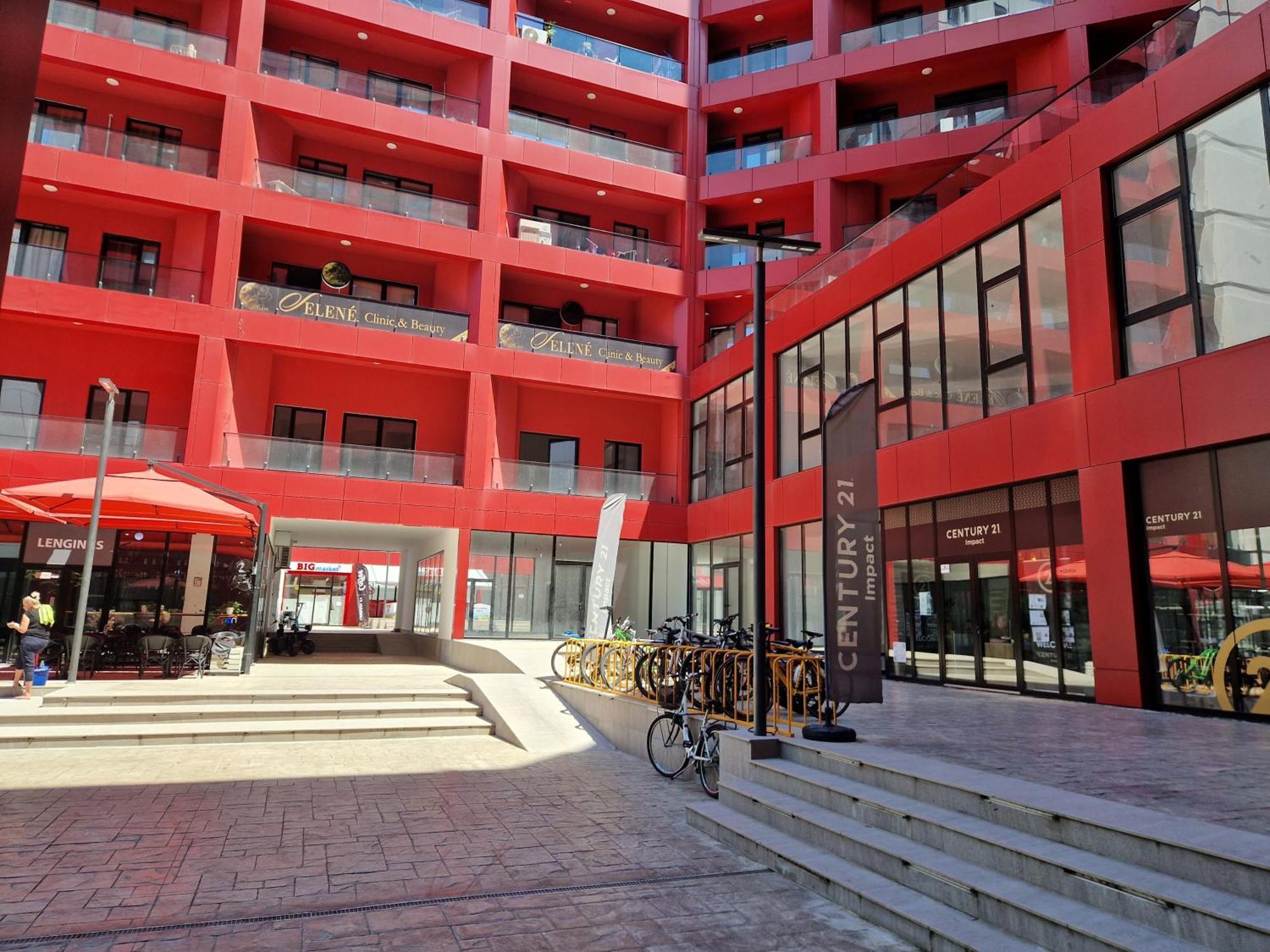 Red & White Palace Apartment Tirana Esterno foto