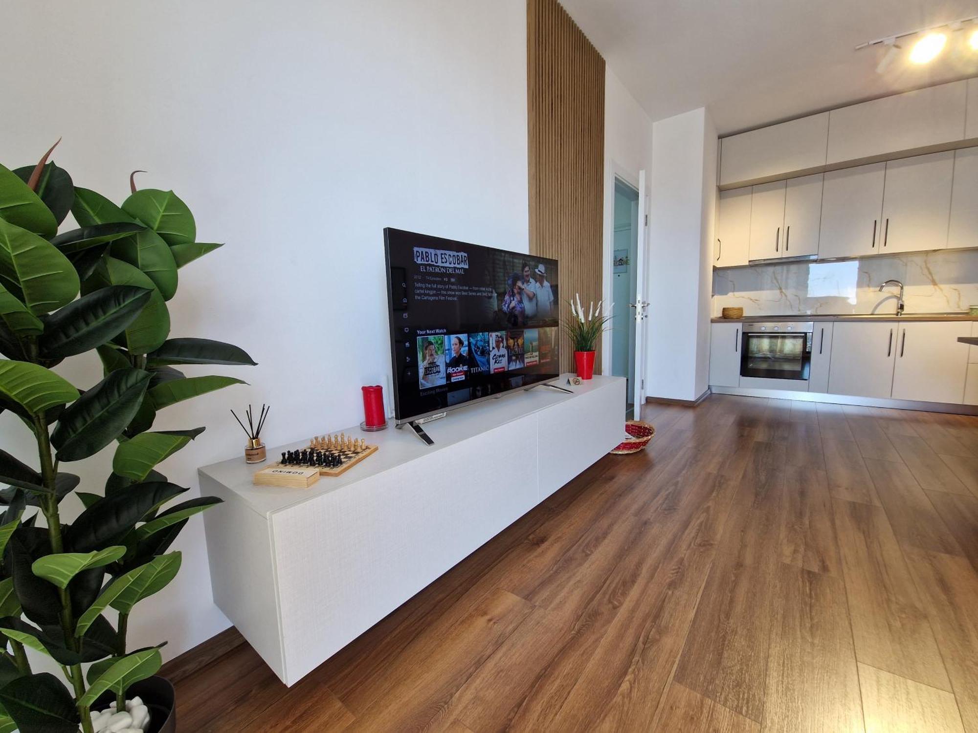 Red & White Palace Apartment Tirana Esterno foto